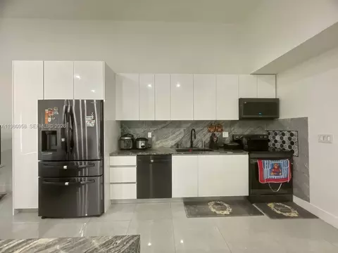 Kitchen - 4518 NW 185th St, Miami Gardens, FL 33055 photo 3 of 3