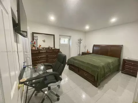 Bedroom - 4518 NW 185th St, Miami Gardens, FL 33055 photo 2 of 2