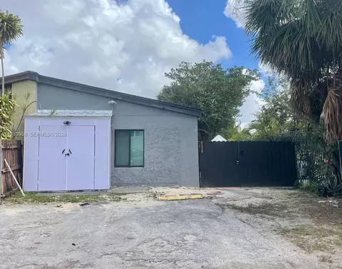 4518 NW 185th St, Miami Gardens, FL 33055