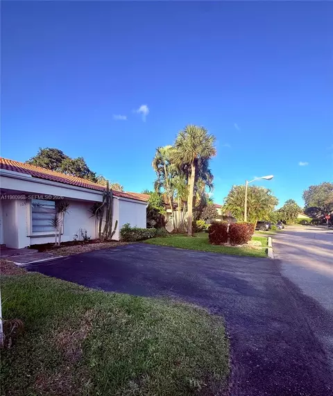 6937 Tiburon Cir #105, Boca Raton, FL 33433