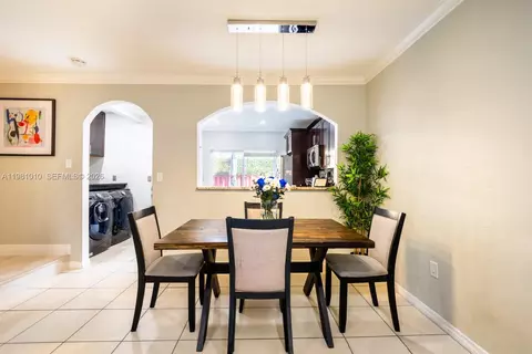 Dining - Undisclosed, Hialeah, FL 33018 photo 2 of 2
