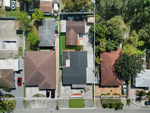 View/Area - 252 E 36th St, Hialeah, FL 33013 photo 4 of 8