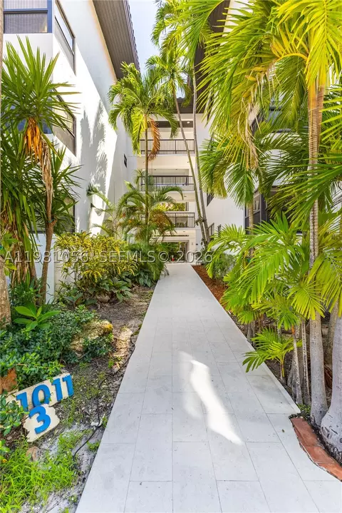 101 Ocean Lane Dr #1013, Key Biscayne, FL 33149