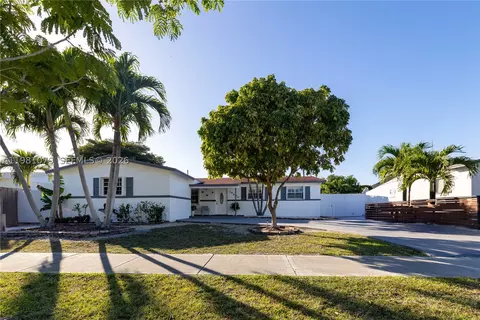 19600 Gulfstream Rd, Cutler Bay, FL 33157