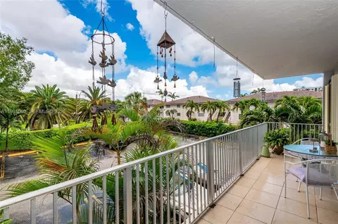 7403 SW 82nd St #212N, Miami, FL 33143
