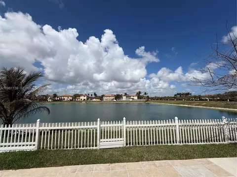 4045 NE 15th St, Homestead, FL 33033