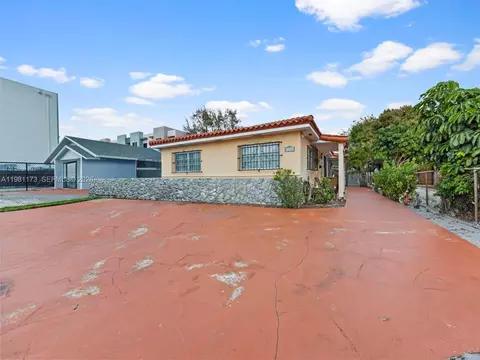 Exterior - 27 E 12th St, Hialeah, FL 33010 photo 6 of 7