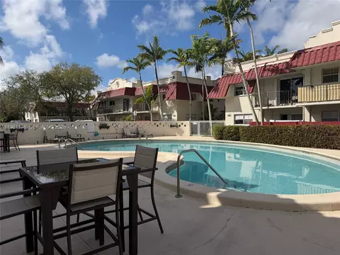 6709 N Kendall Dr #209, Pinecrest, FL 33156