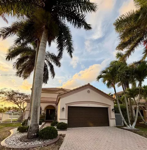 663 Live Oak Ln, Weston, FL 33327