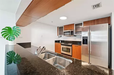 1800 N Bayshore Dr #2811, Miami, FL 33132