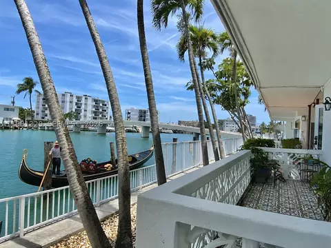 8040 Tatum Waterway Dr #5, Miami Beach, FL 33141