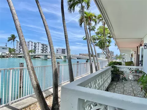 8040 Tatum Waterway Dr #5, Miami Beach, FL 33141