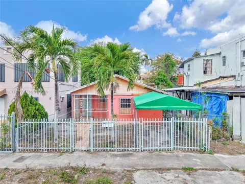 2415 NW 15th St, Miami, FL 33125