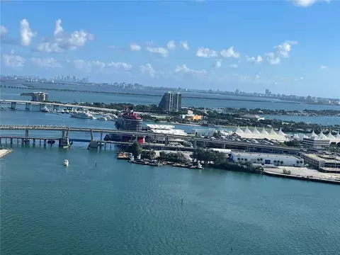 View/Area - 335 S Biscayne Blvd #3610, Miami, FL 33131 photo 4 of 9