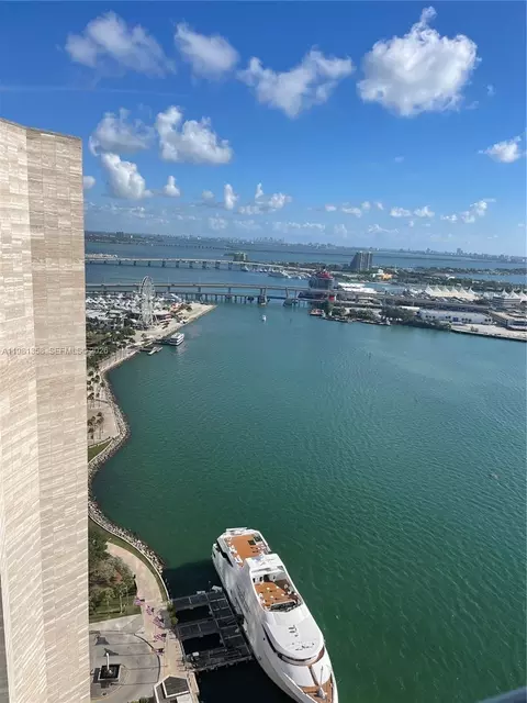 View/Area - 335 S Biscayne Blvd #3610, Miami, FL 33131 photo 2 of 9