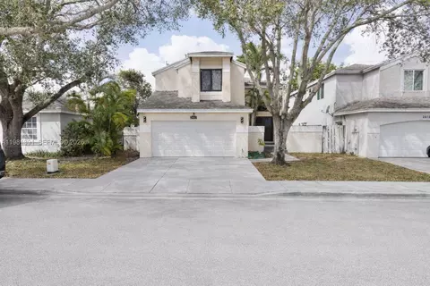 2836 W River Run Cir W, Miramar, FL 33025