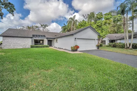 211 SW 87th Ter, Plantation, FL 33324