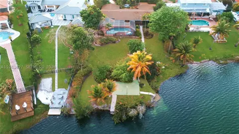 4725 SW 89th Ave, Miami, FL 33165