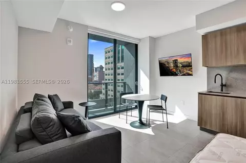 121 NE 5 St #801B, Miami, FL 33132