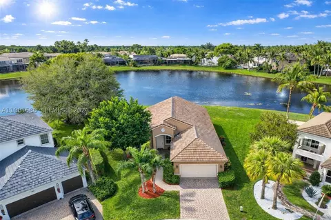6595 Jackie Way, Lake Worth, FL 33467