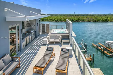 2890 N Ocean Dr, Hollywood, FL 33019
