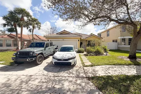 743 SW 121st Ave, Pembroke Pines, FL 33025