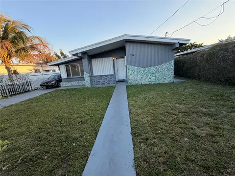 354 NE 173rd St, North Miami Beach, FL 33162