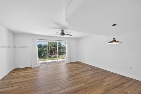 101 E Half Moon Cir #B, Hypoluxo, FL 33462