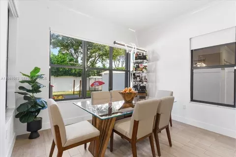 Dining - 3407 W 99th Pl, Hialeah, FL 33018 photo 1 of 2