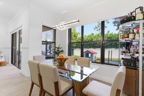 Dining - 3407 W 99th Pl, Hialeah, FL 33018 photo 2 of 2