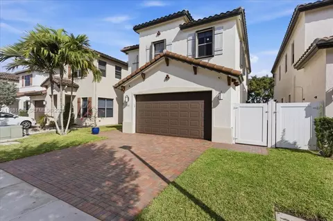 Exterior - 3407 W 99th Pl, Hialeah, FL 33018 photo 7 of 7
