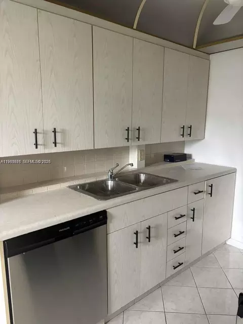 Kitchen - 2052 Exeter C #2052, Boca Raton, FL 33434 photo 1 of 4