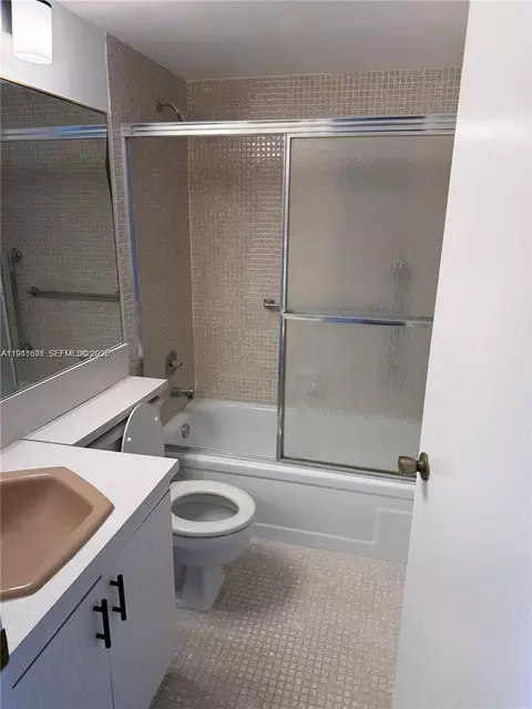 Bath - 2052 Exeter C #2052, Boca Raton, FL 33434 photo 1 of 4