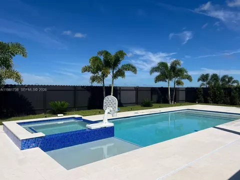16 NW 10 Ave, Cape Coral, FL 33993