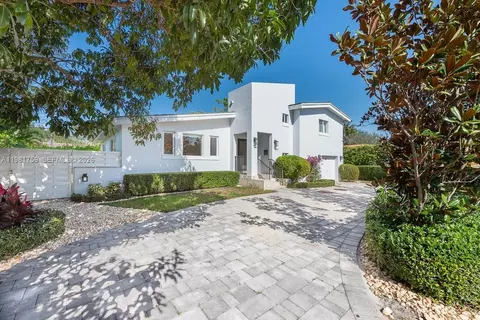 717 Benevento Ave, Coral Gables, FL 33146