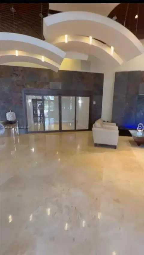 3300 NE 191st St #801, Aventura, FL 33180