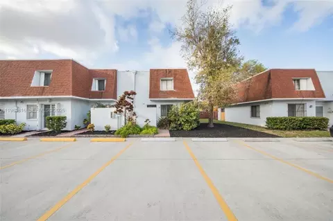 10710 NW 7th St #11B, Miami, FL 33172