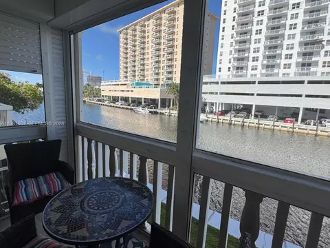 450 Paradise Isle Blvd #209, Hallandale Beach, FL 33009