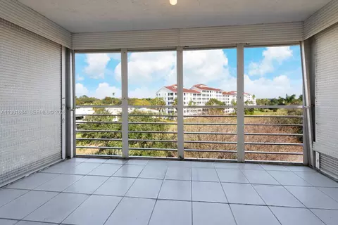 800 Cypress Grove Dr #509, Pompano Beach, FL 33069