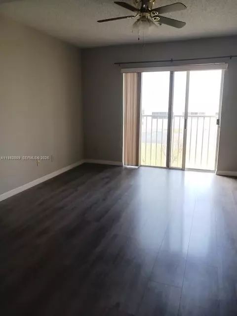 9905 Westwood Dr #23, Tamarac, FL 33321