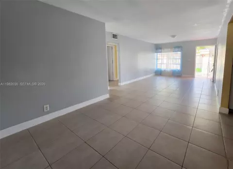 12850 SW 43rd Dr #250-B, Miami, FL 33175
