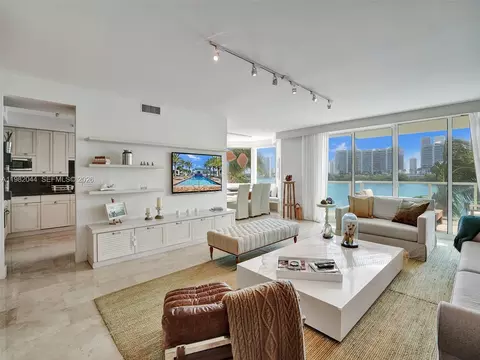 3201 NE 183rd St #301, Aventura, FL 33160