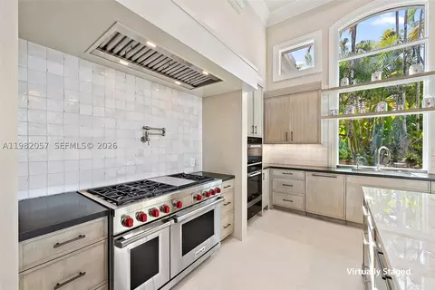Kitchen - 466 Mariner Dr, Jupiter, FL 33477 photo 2 of 2