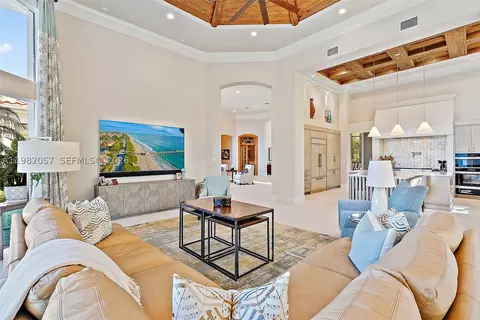 Living - 466 Mariner Dr, Jupiter, FL 33477 photo 1 of 3
