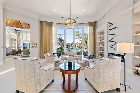 Living - 466 Mariner Dr, Jupiter, FL 33477 photo 3 of 3