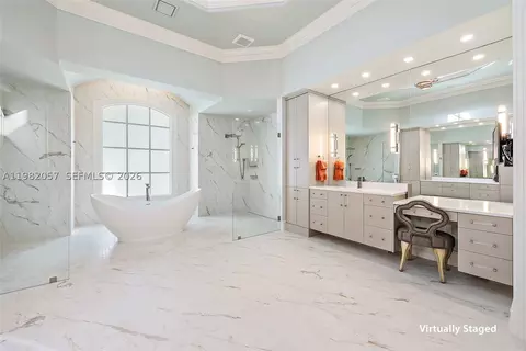 Bath - 466 Mariner Dr, Jupiter, FL 33477 photo 3 of 4