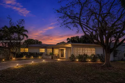 2136 NE 56th Pl, Fort Lauderdale, FL 33308