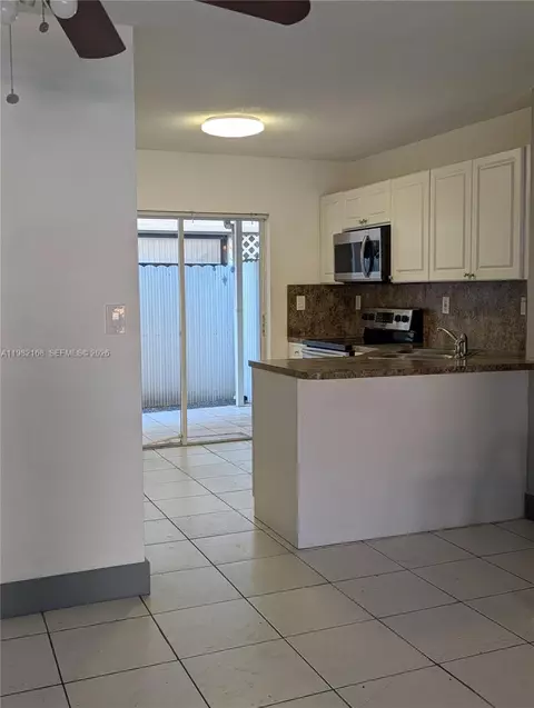 Kitchen - 2485 W 76th St #109, Hialeah, FL 33016 photo 4 of 4