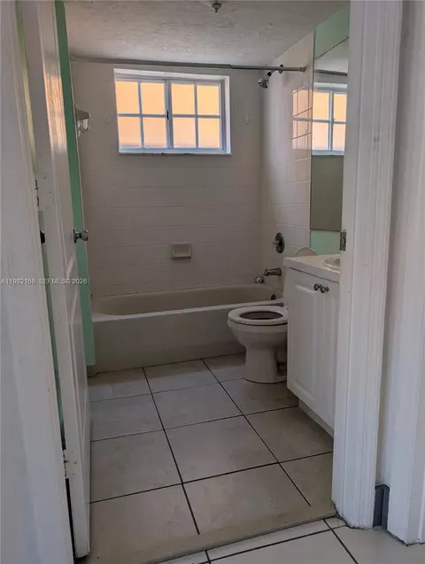 Bath - 2485 W 76th St #109, Hialeah, FL 33016 photo 1 of 1