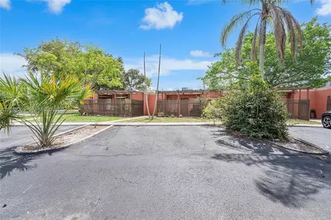 10304 Fairway Rd, Pembroke Pines, FL 33026
